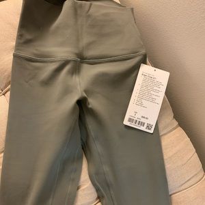 Lululemon Align Crop - NEW